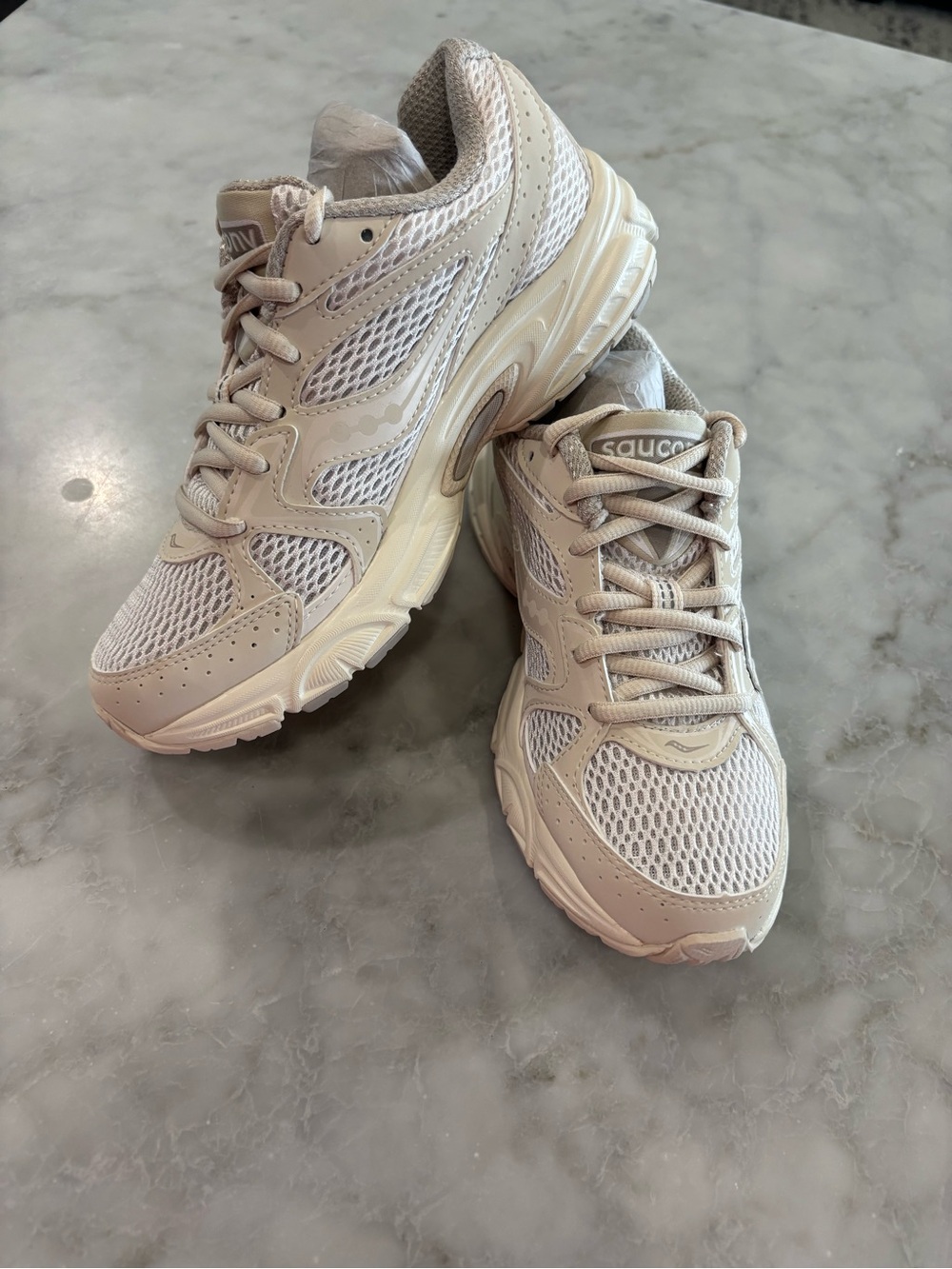 Saucony Women’s Neutral Running Sneakers — Cream/White- NEW 4.5